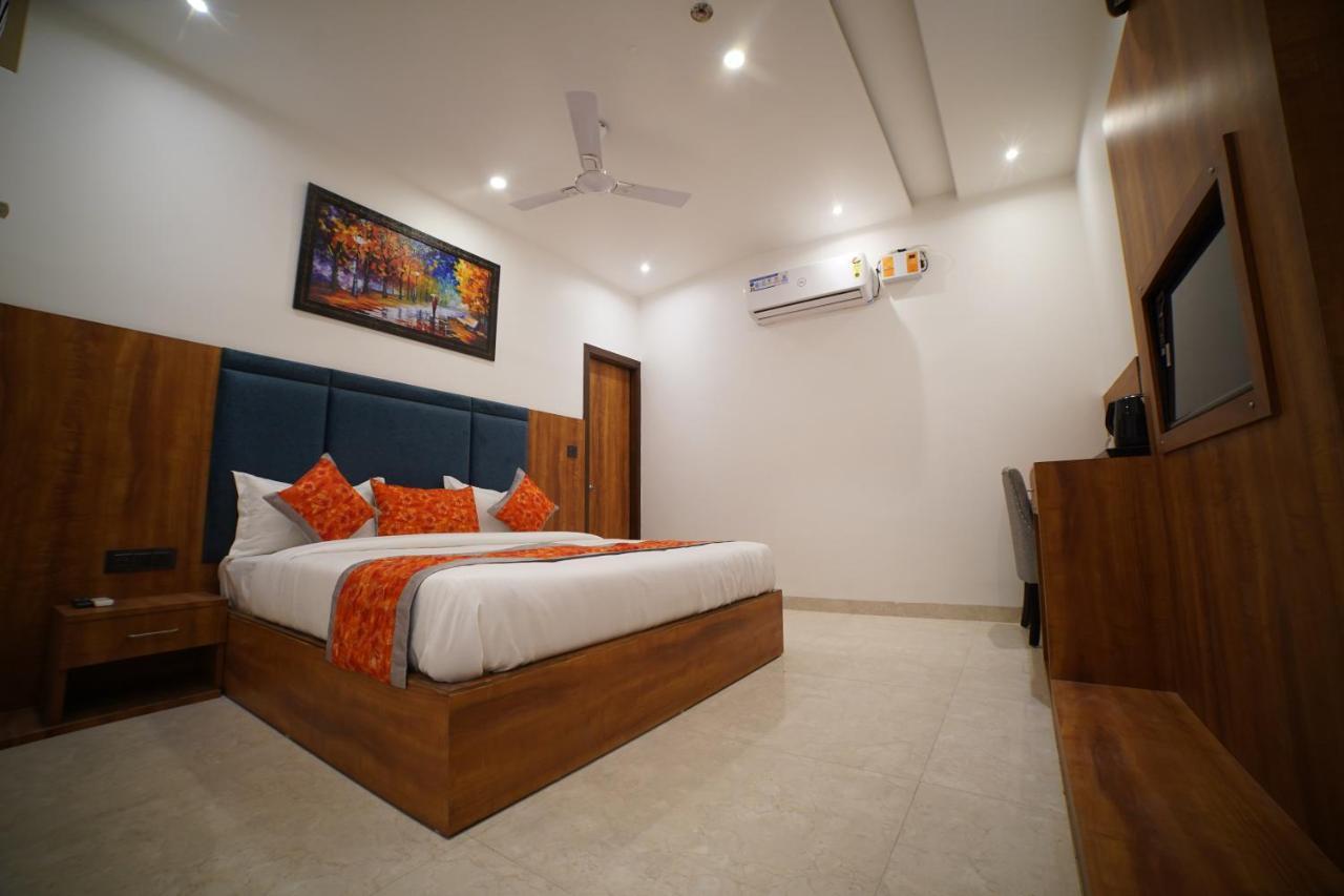Hotel Elite - 5 Mins From Golden Temple Амритсар Екстериор снимка