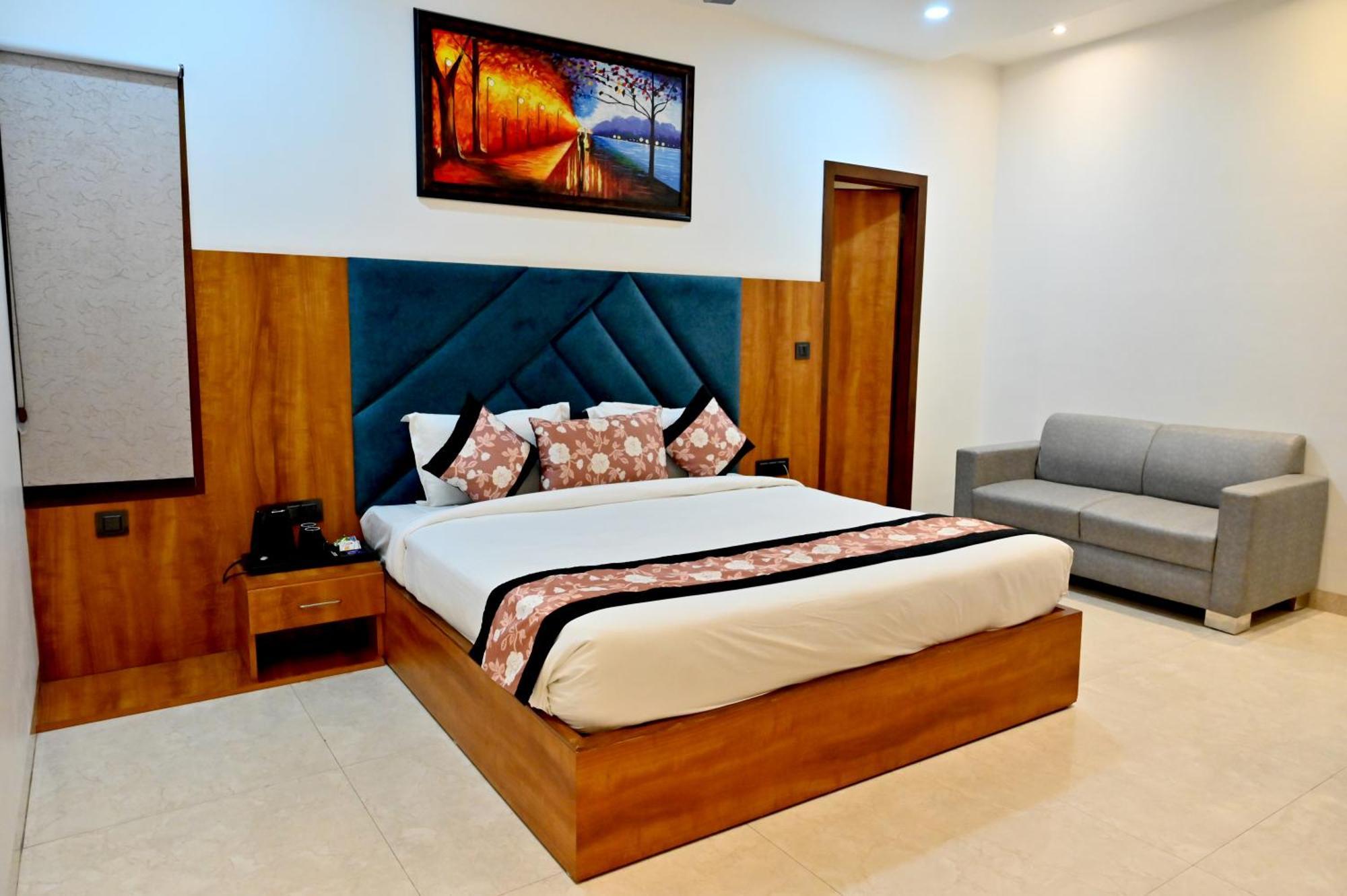 Hotel Elite - 5 Mins From Golden Temple Амритсар Стая снимка
